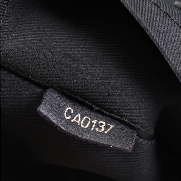 Louis Vuitton PM Palm Springs back back. - Picture 8 of 16